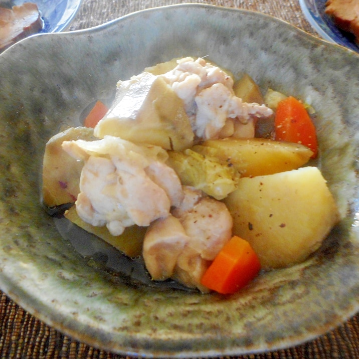 鶏肉とさつま芋と白菜の塩バター煮